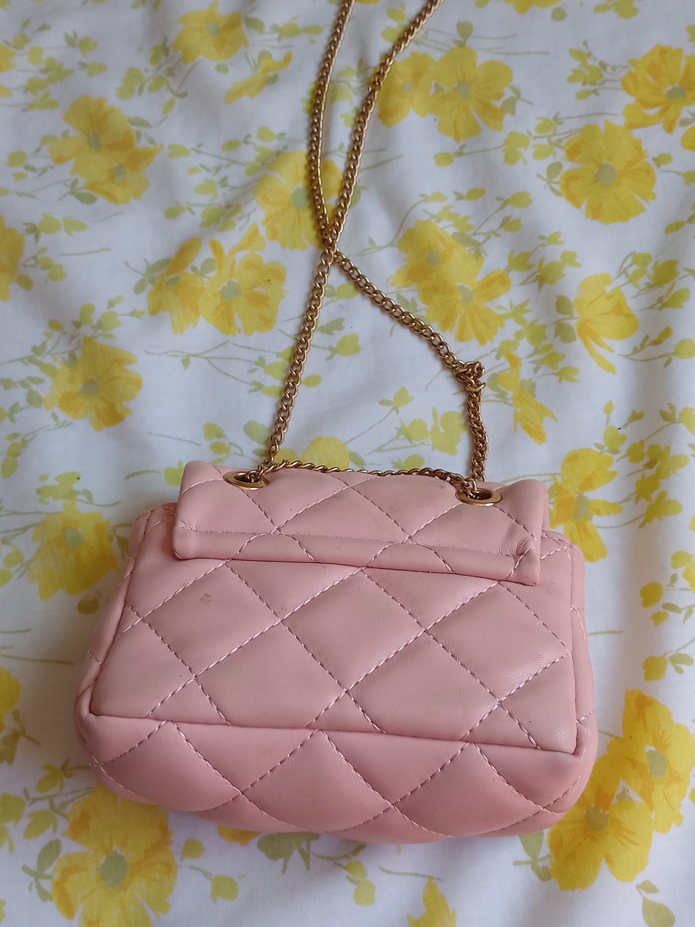Mibasies pink purse w/ heart shaped turn lock